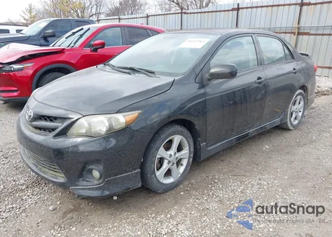 2012 Toyota Corolla S z USA, uszkodzony, nr VIN 2T1BU4EE2CC835472